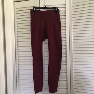 Old Navy Active Women’s Elevate Go-Dry Leggings